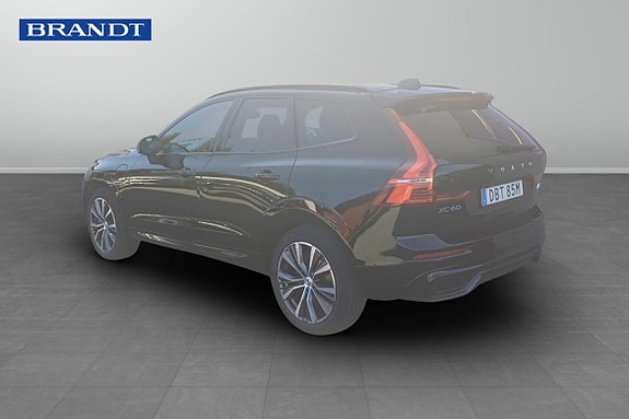 Volvo XC60 3 of 28