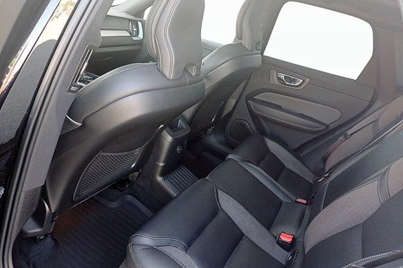 Volvo XC60 16 of 28