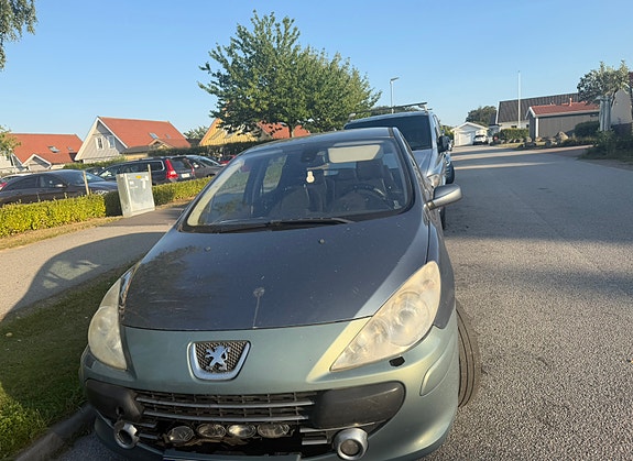 Peugeot 307 2 of 3