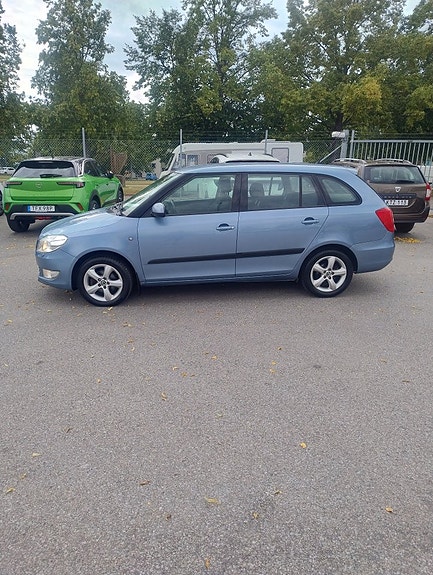 Skoda Fabia 2 of 18