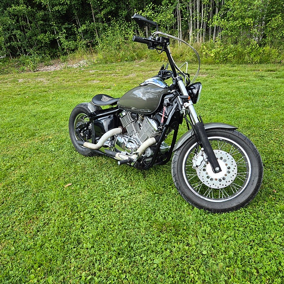 Yamaha XVS1100A 2 of 4