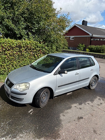 Volkswagen Polo 2 of 6