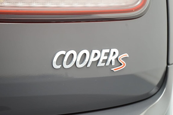 MINI Cooper S 16 of 20