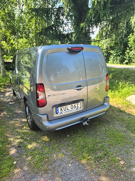 Peugeot e-Partner 4 of 8