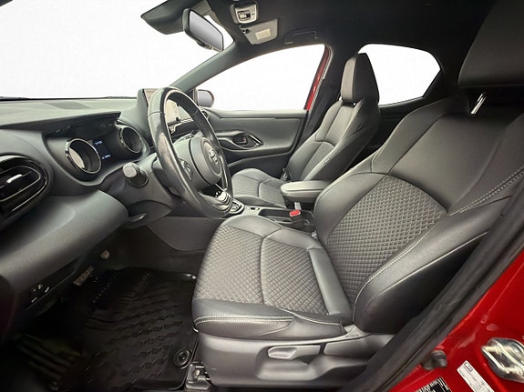 Toyota Yaris 12 of 30