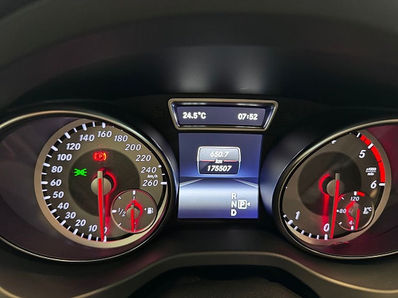 Mercedes-Benz GLA180 d 8 of 9