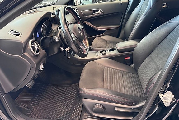Mercedes-Benz GLA 200 6 of 9