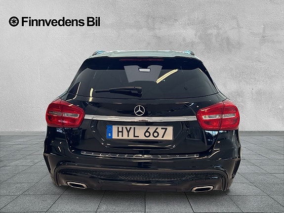 Mercedes-Benz GLA180 d 4 of 9
