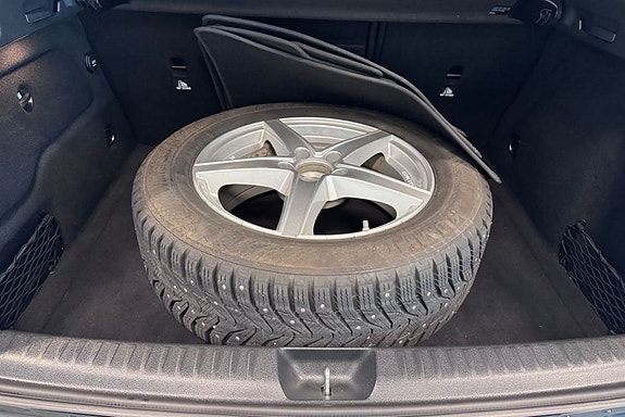 Mercedes-Benz GLA 200 5 of 9
