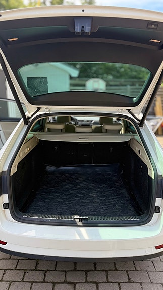 Skoda Superb 12 of 16