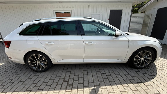 Skoda Superb 8 of 16