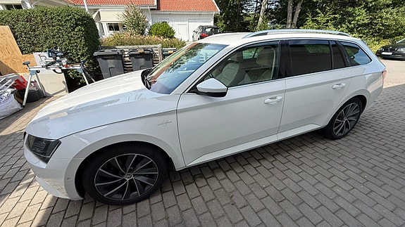 Skoda Superb 4 of 16