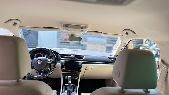 Skoda Superb 11 of 16