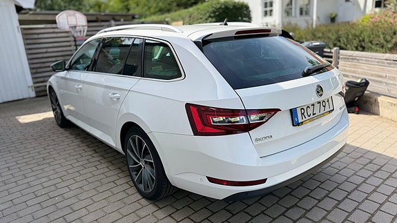 Skoda Superb 5 of 16
