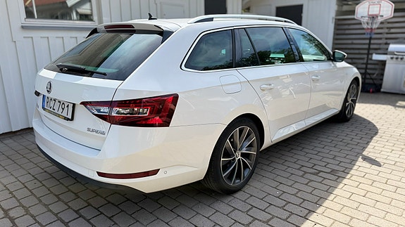 Skoda Superb 7 of 16