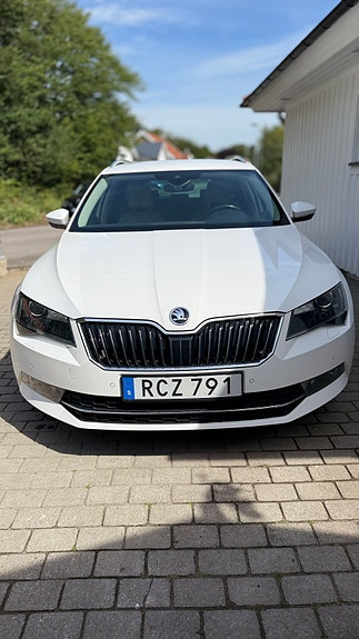 Skoda Superb 2 of 16