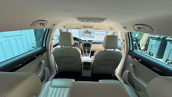 Skoda Superb 13 of 16