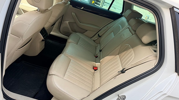 Skoda Superb 10 of 16