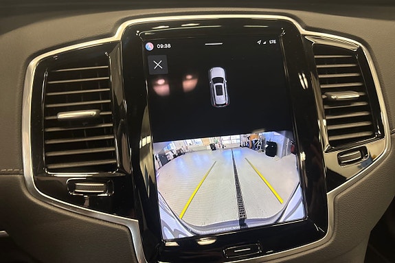Volvo XC90 17 of 21