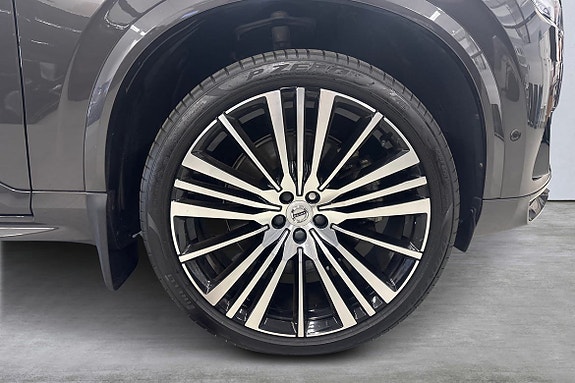Volvo XC90 14 of 21