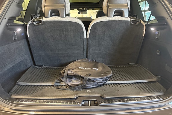 Volvo XC90 13 of 21