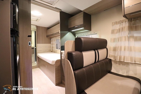 Chausson 737 FLASH / Långbäddar / Taksäng / 3500kg 8 of 17