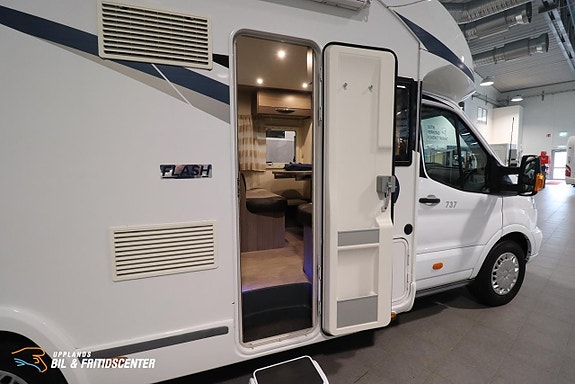 Chausson 737 FLASH / Långbäddar / Taksäng / 3500kg 5 of 17