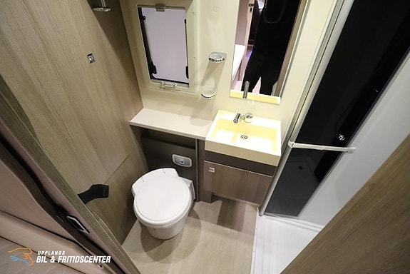 Chausson 737 FLASH / Långbäddar / Taksäng / 3500kg 14 of 17
