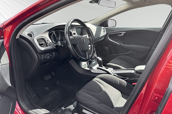 Volvo V40 Cross Country 8 of 12