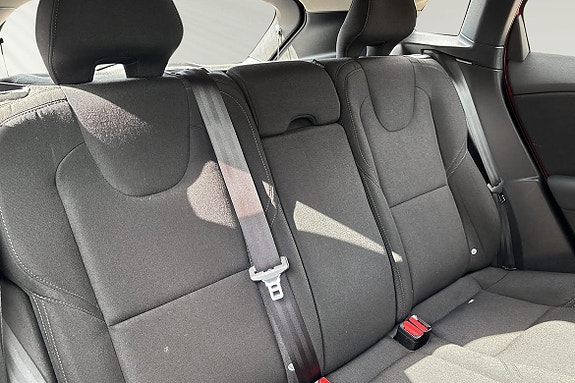 Volvo V40 Cross Country 12 of 12