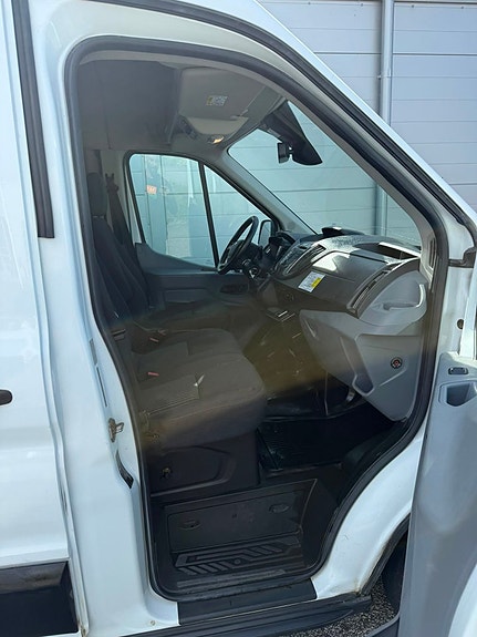Ford Transit 25 of 30