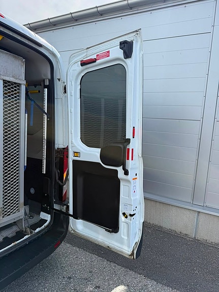 Ford Transit 12 of 30