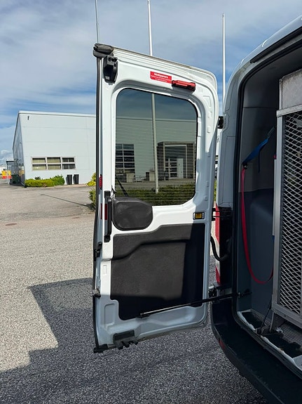 Ford Transit 11 of 30