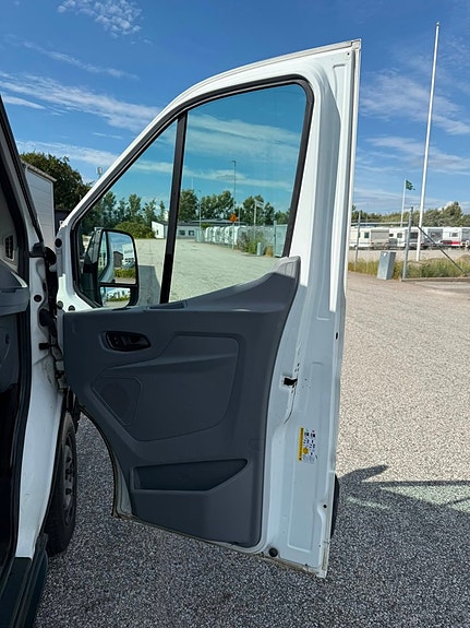 Ford Transit 24 of 30