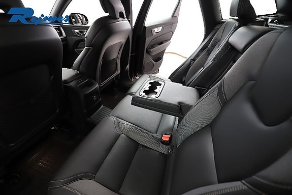 Volvo XC60 6 of 30