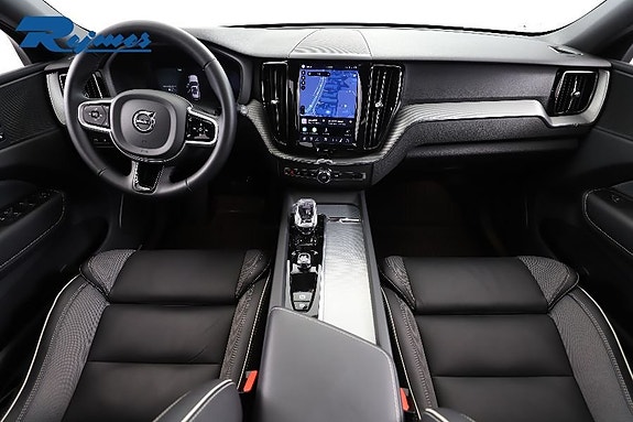 Volvo XC60 2 of 30