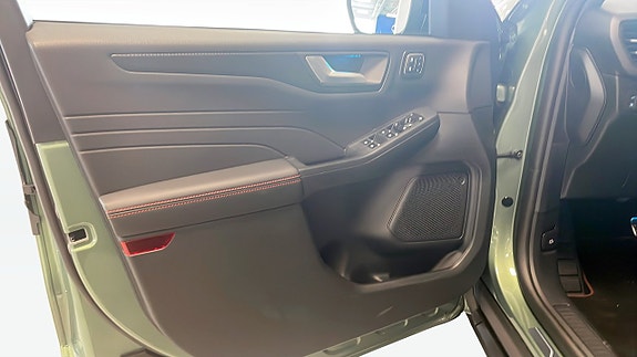 Ford Kuga 11 of 12