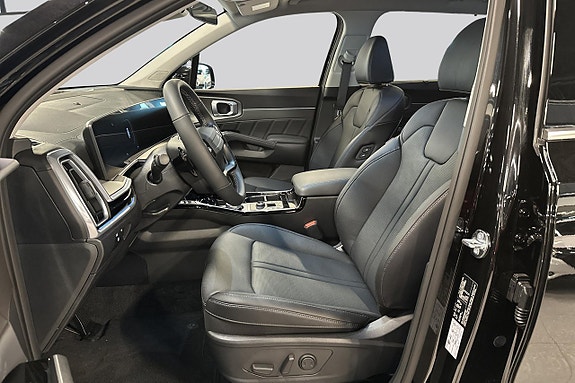 Kia Sorento 10 of 24