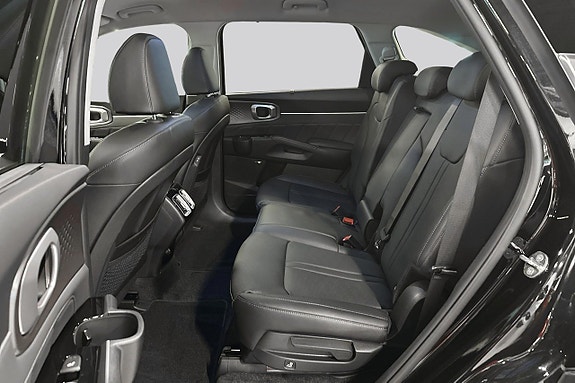 Kia Sorento 11 of 24