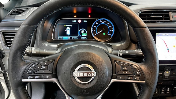 Nissan Leaf 16 of 21