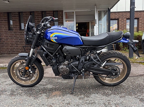 Yamaha XSR700 2024 2 of 5