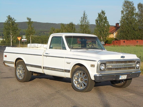 Chevrolet C10 2 of 23