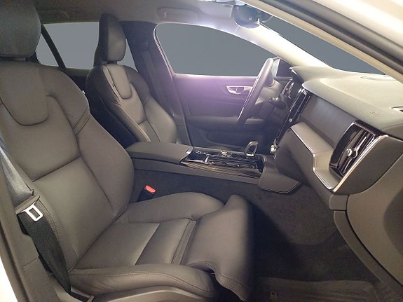Volvo V60 7 of 15