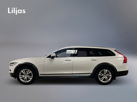 Volvo V90 Cross Country 3 of 12