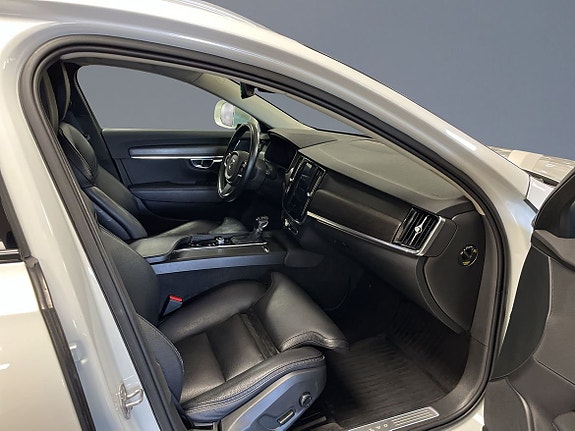Volvo V90 Cross Country 7 of 12