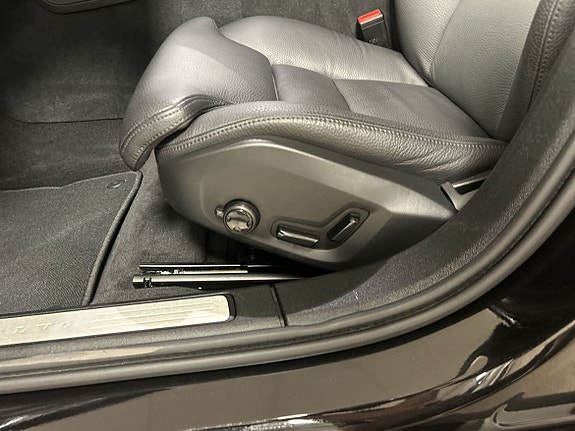 Volvo V60 11 of 16