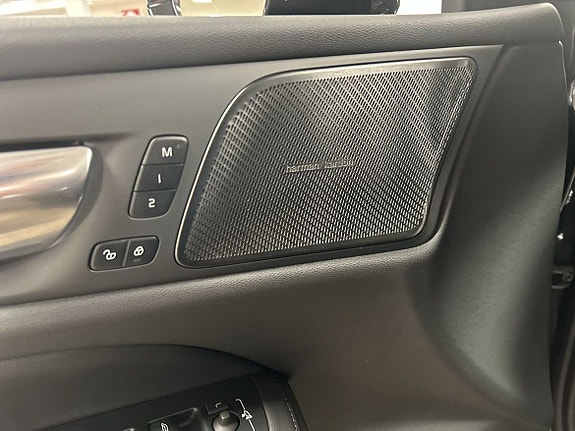 Volvo V60 12 of 16