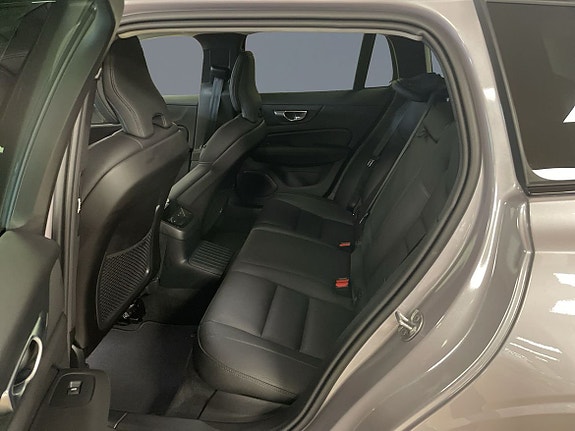 Volvo V60 8 of 17