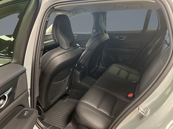 Volvo V60 8 of 13