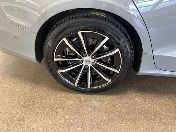 Volvo V60 10 of 13